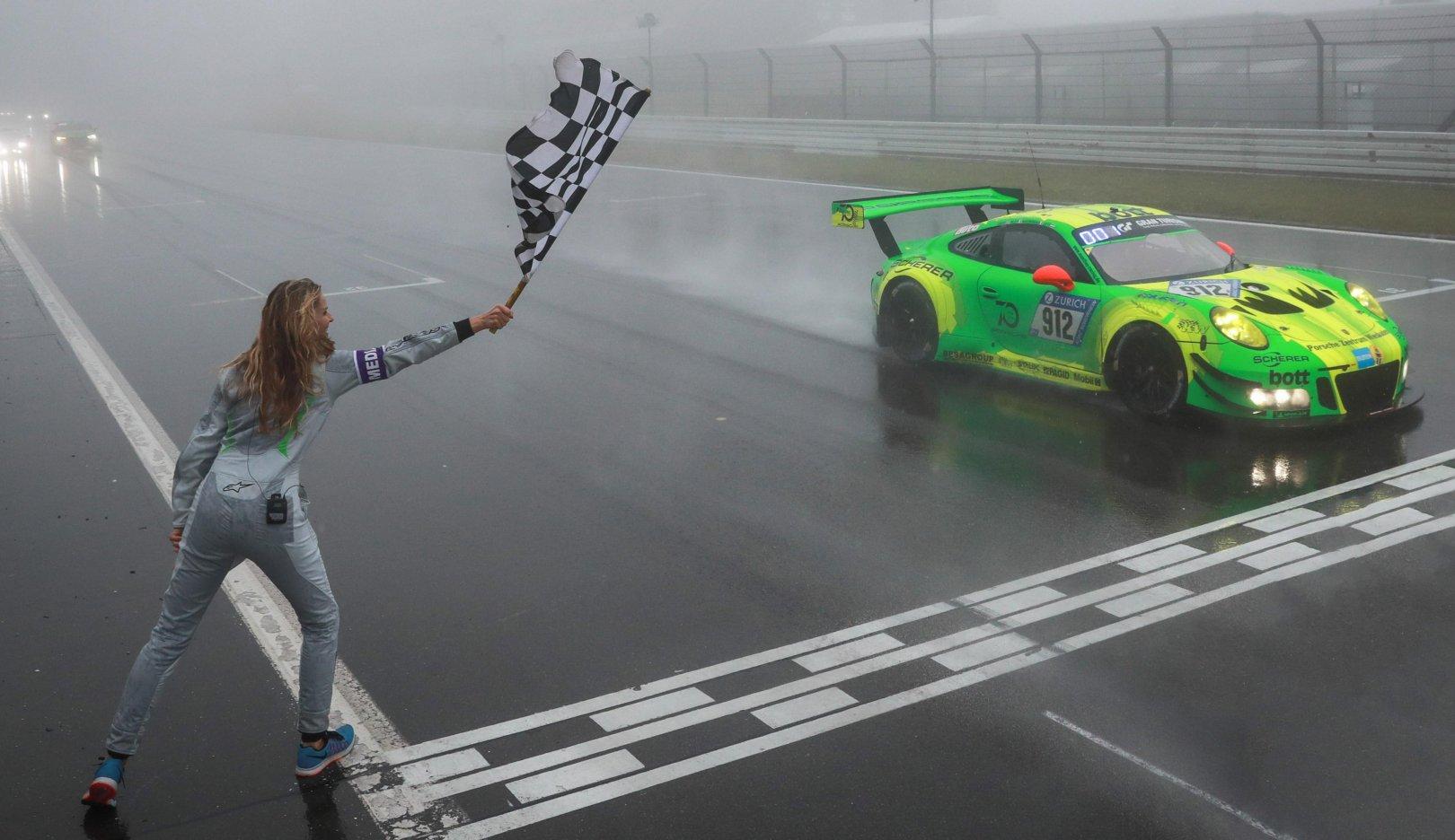 24 heures nurburgring nick tandy