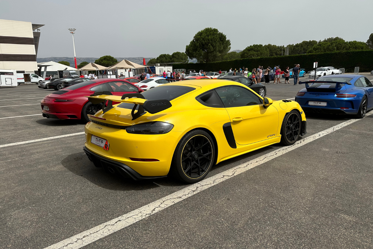 Porsche 718 cayman gt4 rs 3