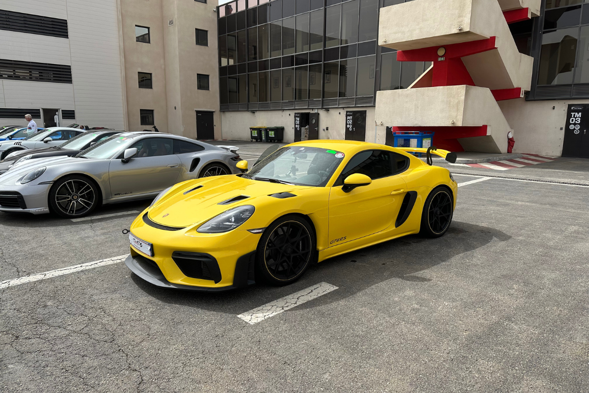 Porsche 718 cayman gt4 rs 5