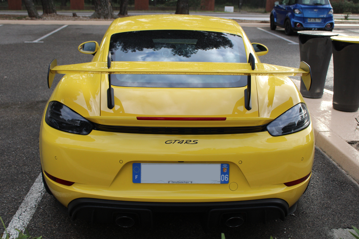 Porsche 718 cayman gt4 rs 6