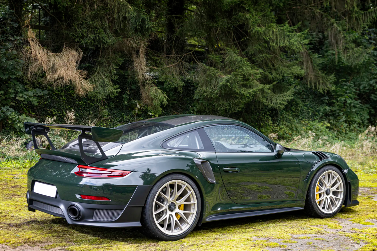 Porsche 911 gt2 rs weissach rm sotheby s profil