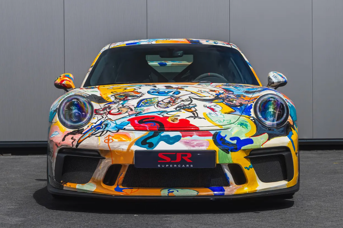 Cette Porsche 911 GT3 peinte à la main est mise en vente