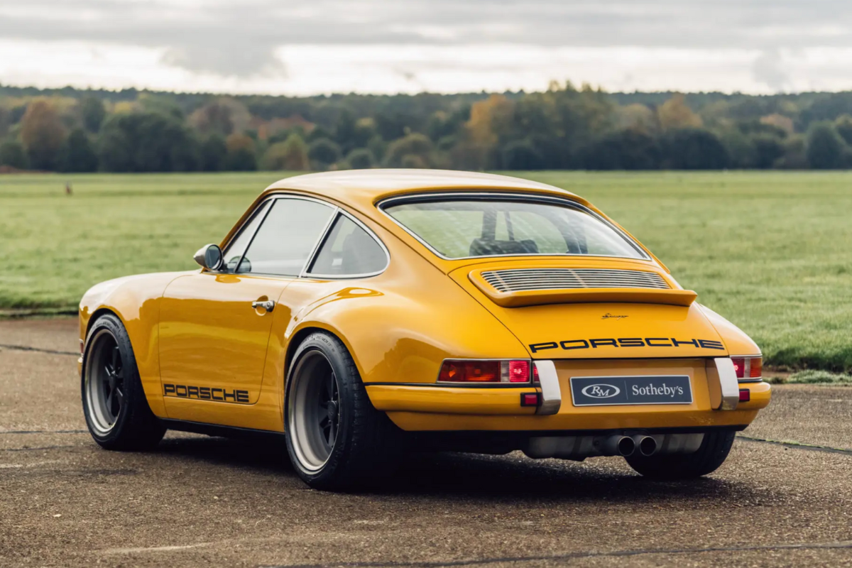 Porsche 911 singer uk1 arriere