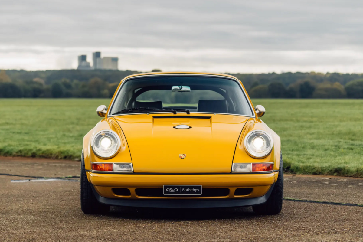 Porsche 911 singer uk1 face