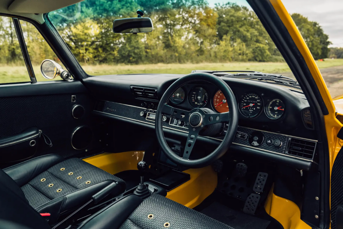 Porsche 911 singer uk1 interieur