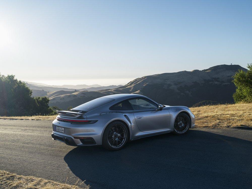 Porsche 911 Turbo 50 ans : une édition limitée à 1974 exemplaires