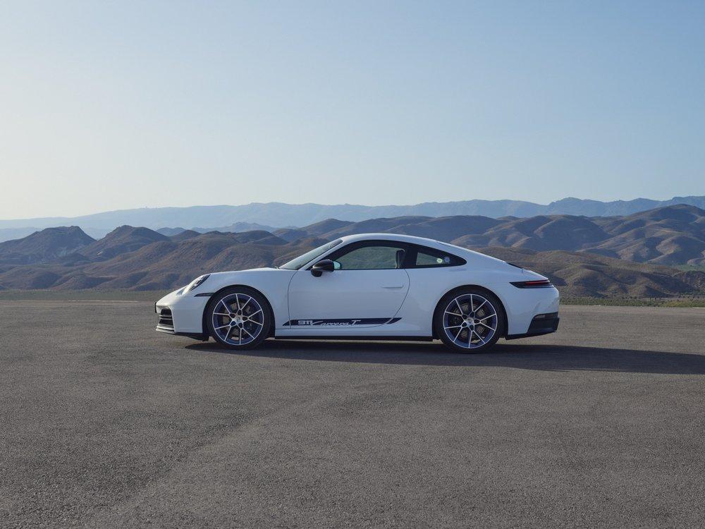 Porsche 992 carrera t phase 2 coupe profil