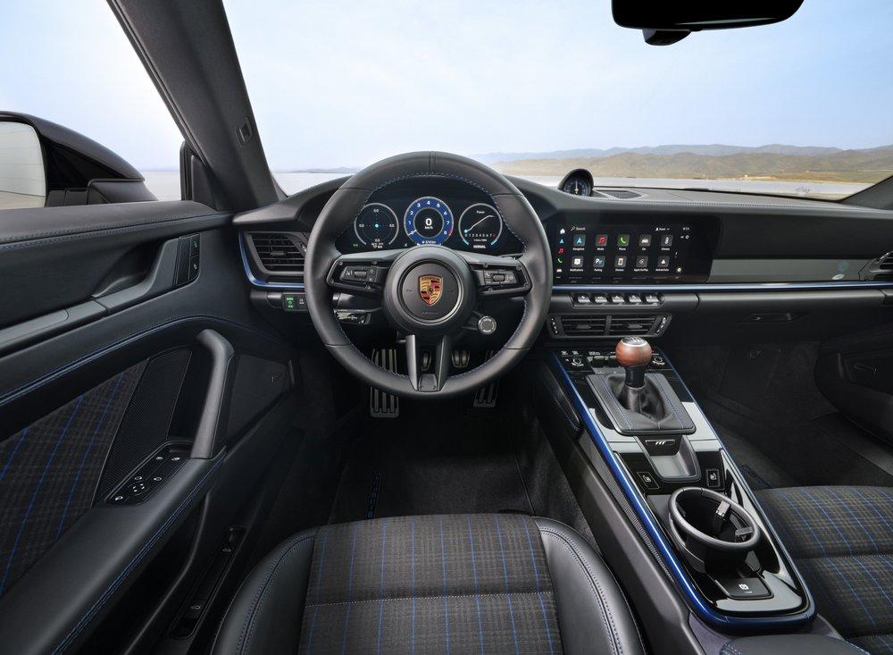 Porsche 992 carrera t phase 2 interieur