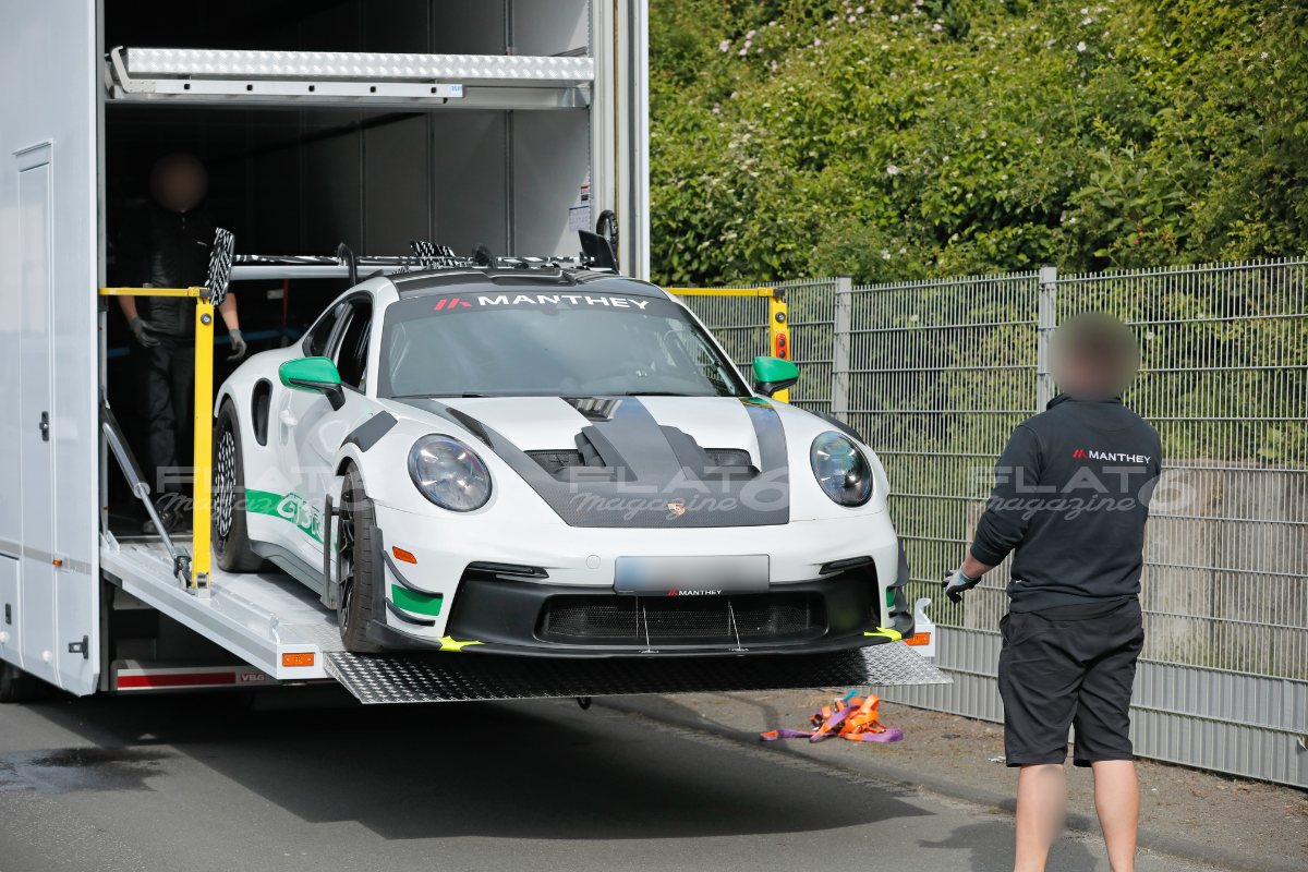 Porsche 992 gt3 rs manthey racing