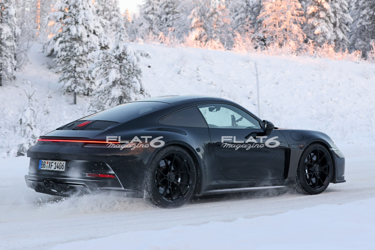 Porsche 992 st flat 6